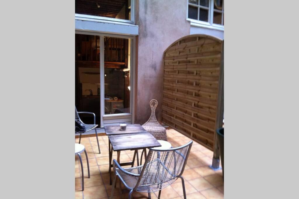 Studio Lyon 1Er Luaran gambar