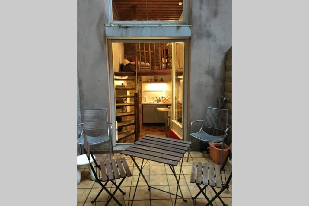 Studio Lyon 1Er Luaran gambar